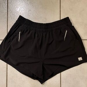 Vuori women’s black shorts